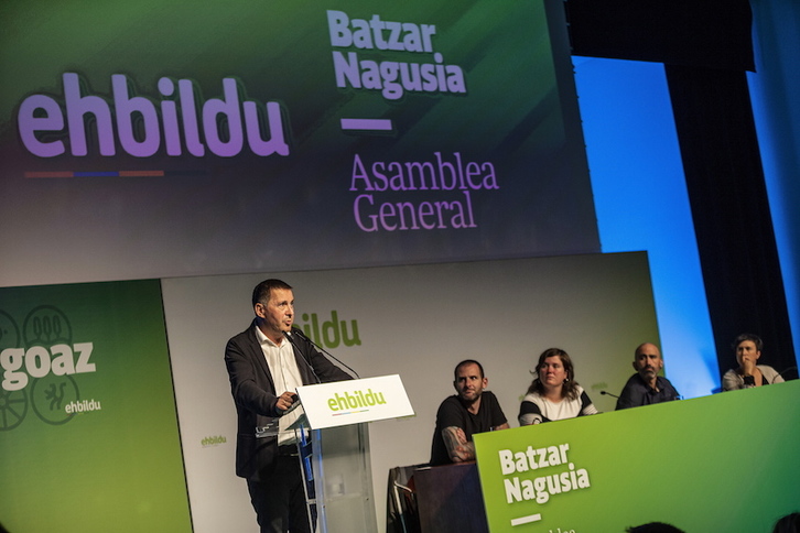Arnaldo Otegi, durante su intervención en la Asamblea General de EH Bildu. (Aritz LOIOLA/FOKU)
