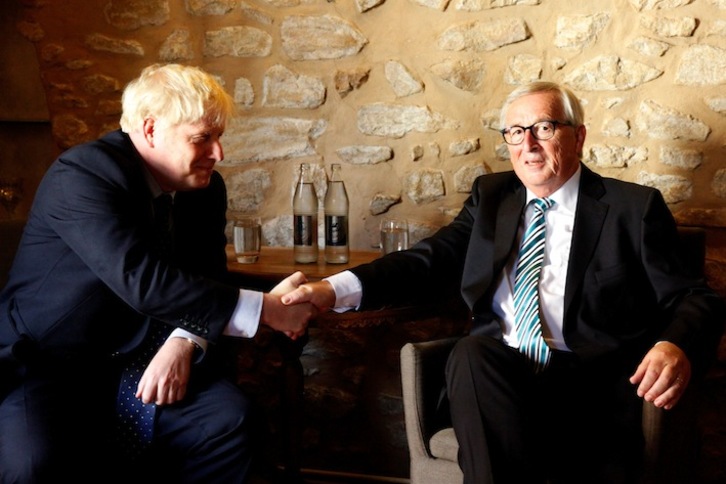 Boris Johnson y Jean-Claude Juncker, en Luxemburgo. (François WALSCHAERTS / AFP)