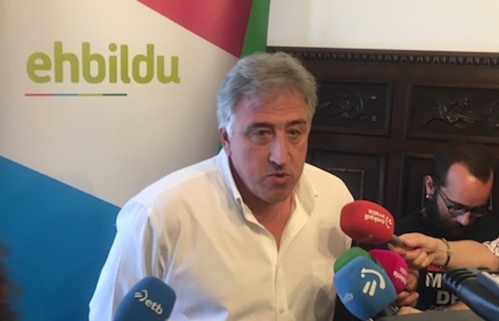 Asiron, en su intervención ante los medios.