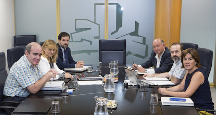 Reunión de la ponencia en el Parlamento de Gasteiz. (PARLAMENTO VASCO)