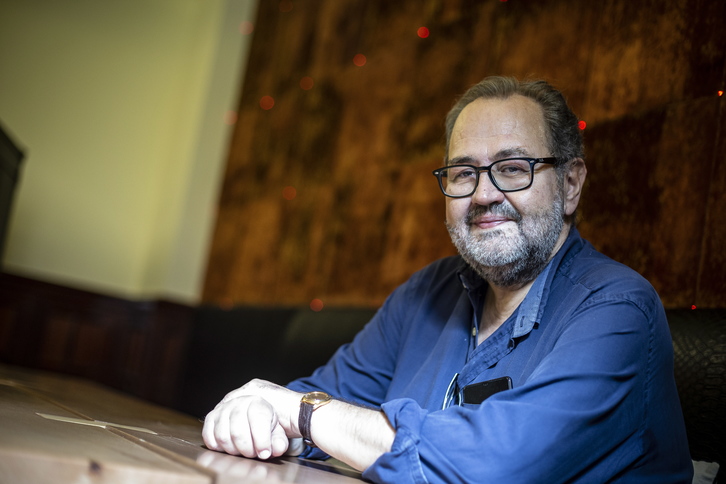 El periodista y escritor Juan Bas, director de Festival Ja! Bilbao. (Aritz LOIOLA / FOKU)