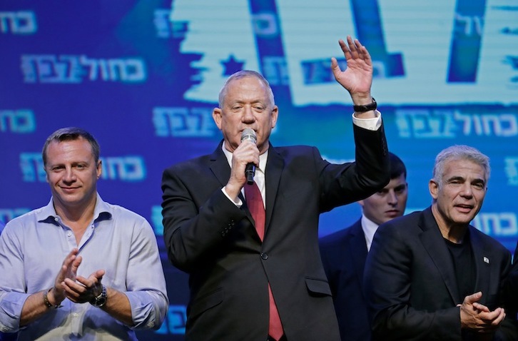 Benny Gantz, candidato de la coalición Azul y Blanco, en el cierre de campaña. (Emmanuel DUNAND | AFP)