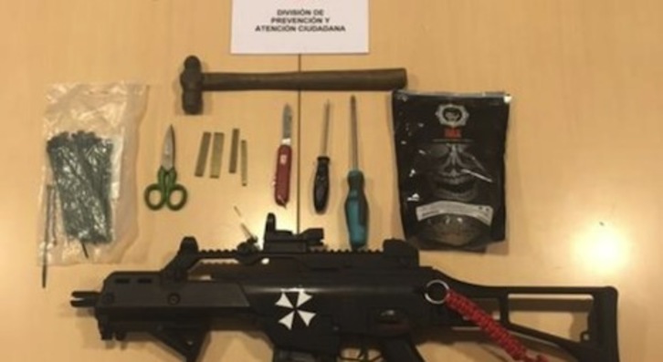 Imagen del arma incautada al presunto autor de las lesiones. (POLICÍA MUNICIPAL)