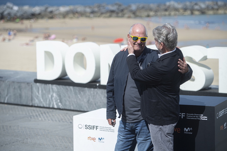 El director Roger Michell y el actor Sam Neill. (Jon URBE I FOKU)