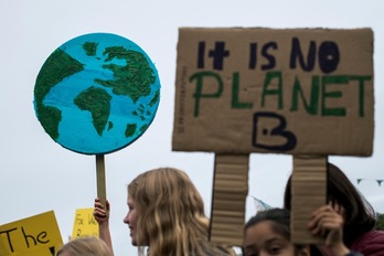 «No hay planeta B», lema obvio y a la vez contundente en Estocolmo. (Jonathan NACKSTRAND | AFP)