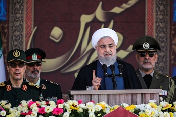 El presidente iraní, Hasan Rohani, durante el desfile militar celebrado en Teherán. (AFP)