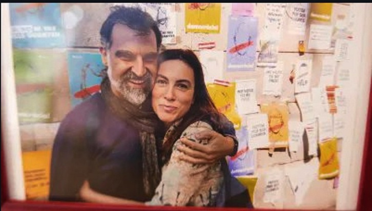 Cuixart y Bonet se casaron en enero en Lledoners y difundieron esta imagen.