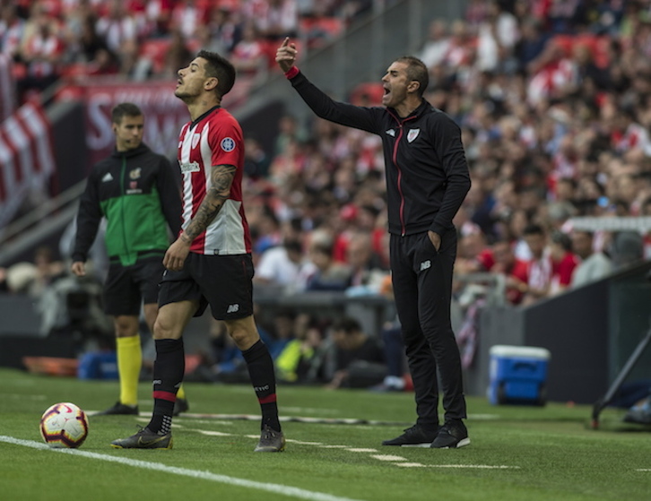 Garitano junto a Yuri en un partido de la temporada pasada. (Marisol RAMIREZ / FOKU)