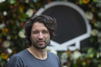 El director de cine Alejandro Landes en el Hotel María Cristina. (Jon URBE/FOKU)