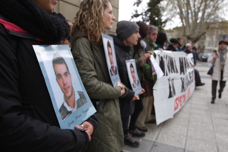 Protesta por la muerte de un preso gasteiztarra en Zaballa. (Endika PORTILLO/FOKU)