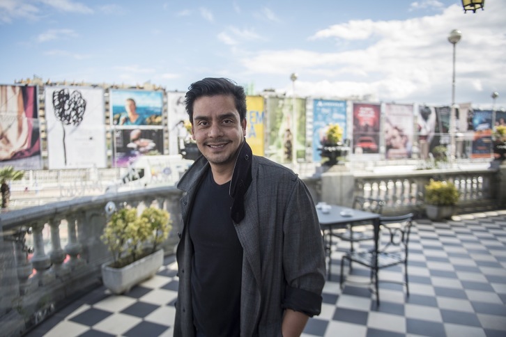 Jayro Bustamante posa para la entrevista. (Gorka RUBOI / FOKU)