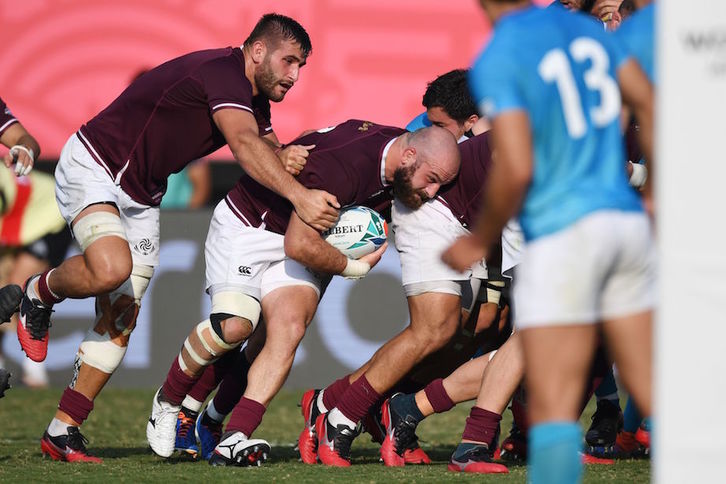 El maul georgiano ha causado estragos en la defensa uruguaya. (CHARLY TRIBALLEAU / AFP) 