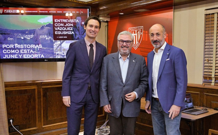 Jon Vázquez Eguzkiza, Juan Carlos Ercoreca y Aitor Elizegi en la presentación de la nueva web de la Fundación. (@AthleticClub)