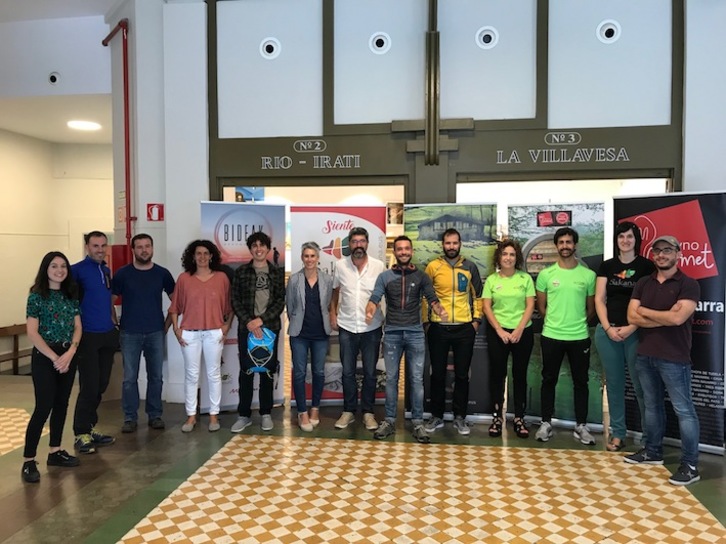 Joan den ostiralean egin zuten proiektuaren aurkezpena, Geltoki kulturgunean. (BIDEAK DOKUMENTALA)