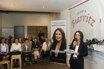 Nathalie Motsch a réuni ses soutiens dans son local de campagne, Hitza Hitz. © Guillaume FAUVEAU