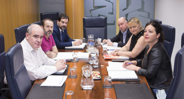 Reunión de la ponencia en el Parlamento de Gasteiz. (PARLAMENTO VASCO)