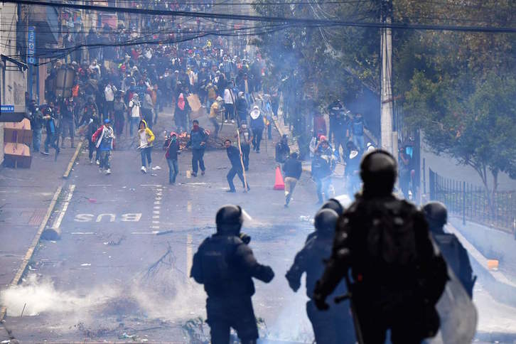 Protestas en la calles de Quito. (Martin BERNETTI / AFP)