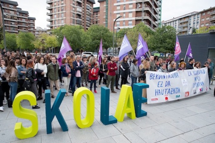 Concentración sindical en apoyo a los redactores de Skolae. (Iñigo URIZ/FOKU)