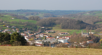 Le maire de Bonloc, Michel Etcheverry, est élu depuis 36 ans.