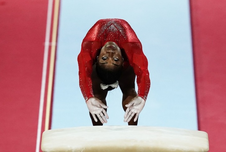 Simone Biles, en la final de salto (Lionel BONAVENTURE / AFP)