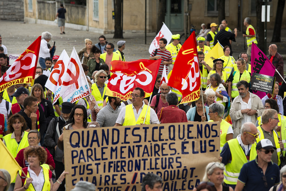 La manifestation de samedi se voulait unitaire avec la présence de syndicats, de mouvements politiques et associatifs. © Guillaume FAUVEAU