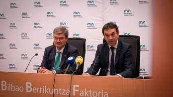 El alcalde Juan Mari Aburto y el rector Vicente Atxa.