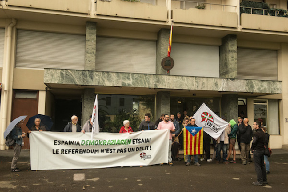 "Espagne, ennemie de la démocratie"