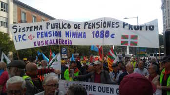 El grupo de pensionistas vascos que ha acudido a Madrid. (J.DANAE/FOKU)