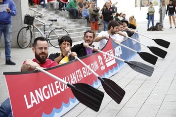 Langileak, nekez arraunean patronalaren ontzi berean. (Maialen ANDRES | FOKU)