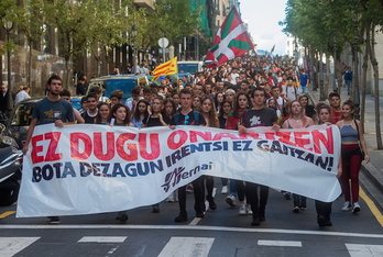 Manifestación de Ernai en Bilbo. (Luis JAUREGIALTZO/FOKU)