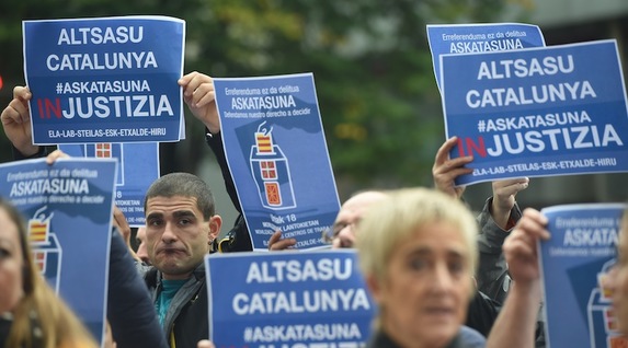 Altsasu y Catalunya, denuncias unidas en las concentraciones vascas. (FOKU)