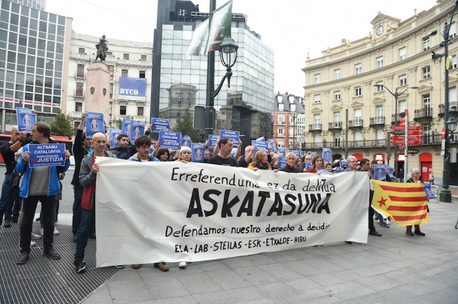 La movilización sindical de la Plaza Circular de Bilbo. (FOKU) La movilización sindical de la Plaza Circular de Bilbo. (FOKU)