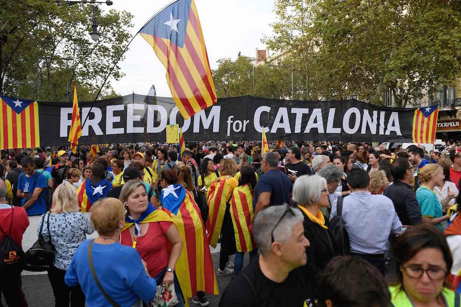 Un grito por la libertad de Catalunya ha vuelto a colapsar las calles de Barcelona. (Josep LAGO / AFP) Un grito por la libertad de Catalunya ha vuelto a colapsar las calles de Barcelona. (Josep LAGO / AFP)