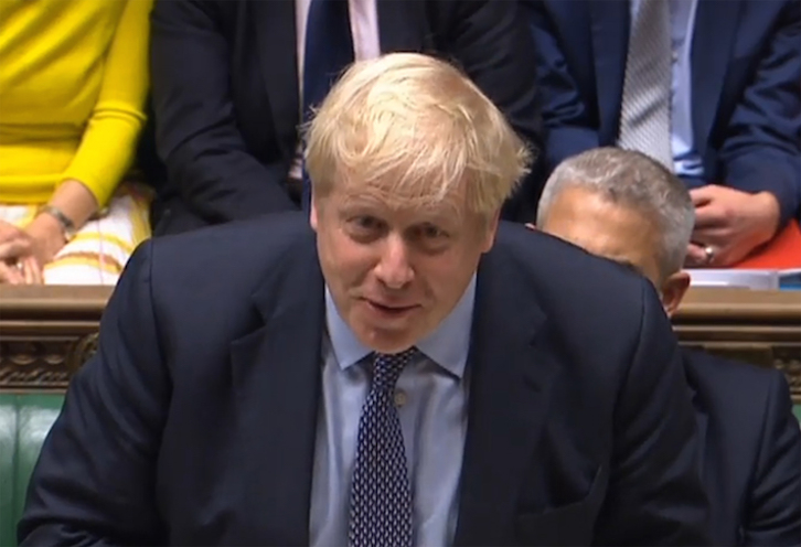 El primer ministro británico, Boris Johnson, en la Cámara de los Comunes. (AFP)