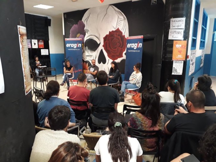 La asistencia a la jornada, en Karmela, ha sido destacada. (@EraginBilbo)