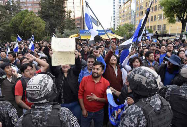 Protestas en las calles de La Paz. (Aizar RALDES/AFP)