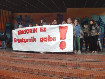 Concentración en Barakaldo en repulsa a la última agresión sexual. (Argitan)