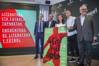 Acto de presentación de los libros de Tirapu y De Marcos. (Marisol RAMIREZ / FOKU)