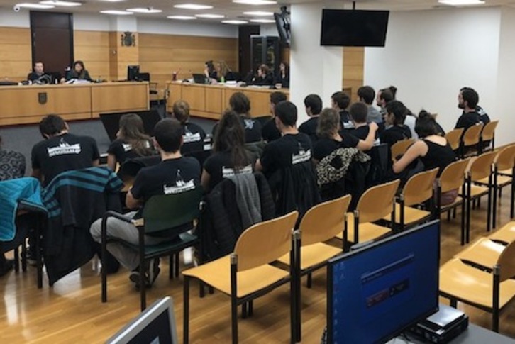 Un momento del juicio a 22 investigados por la ocupación de Rozalejo de Iruñea. (Ibai AZPARREN)