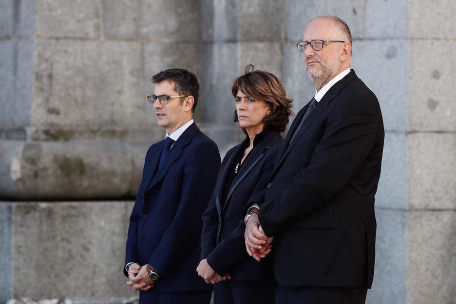 La ministra española de Justicia, Dolores Delgado, ha acudido al Valle junto a otros dos altos cargos. (EFE-AFP)