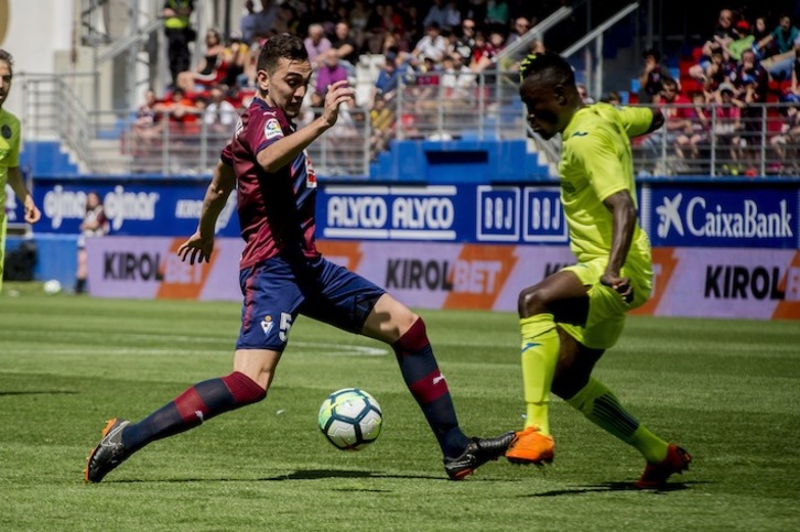 Zigorra bete ondoren, deialdira itzuli da Escalante. (Jaizki FONTANEDA/FOKU)