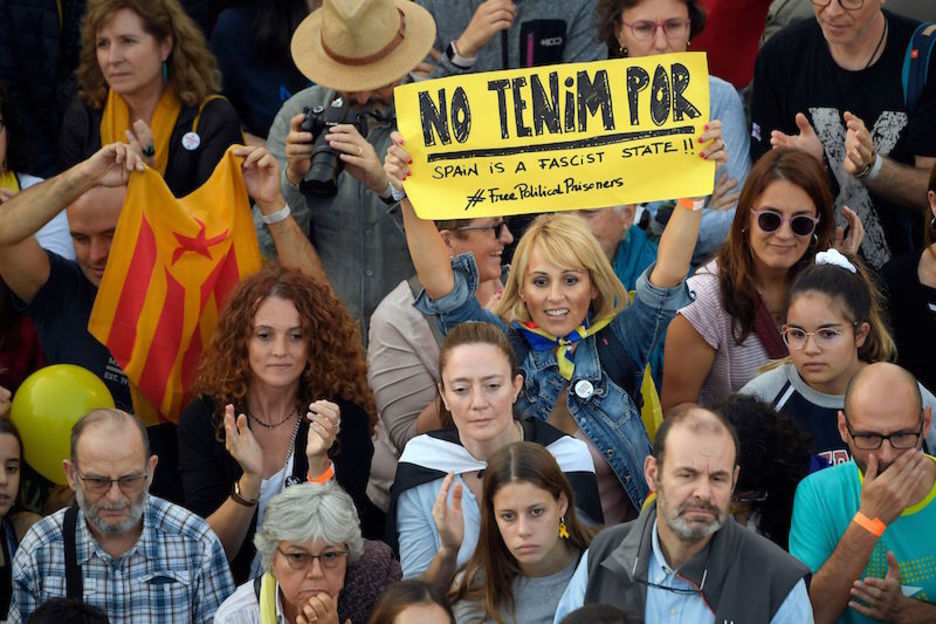 «No tenemos miedo», mensaje contra la sentencia del Supremo. (Josep LAGO | AFP) «No tenemos miedo», mensaje contra la sentencia del Supremo. (Josep LAGO | AFP)