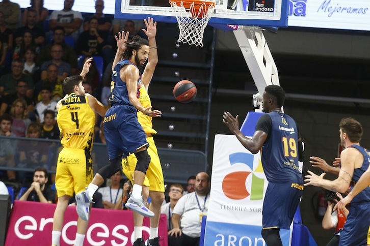 Pierria Henry ha sido capaz de defender, asistir y anotar a gran nivel. (E. COBOS / ACB PHOTO)