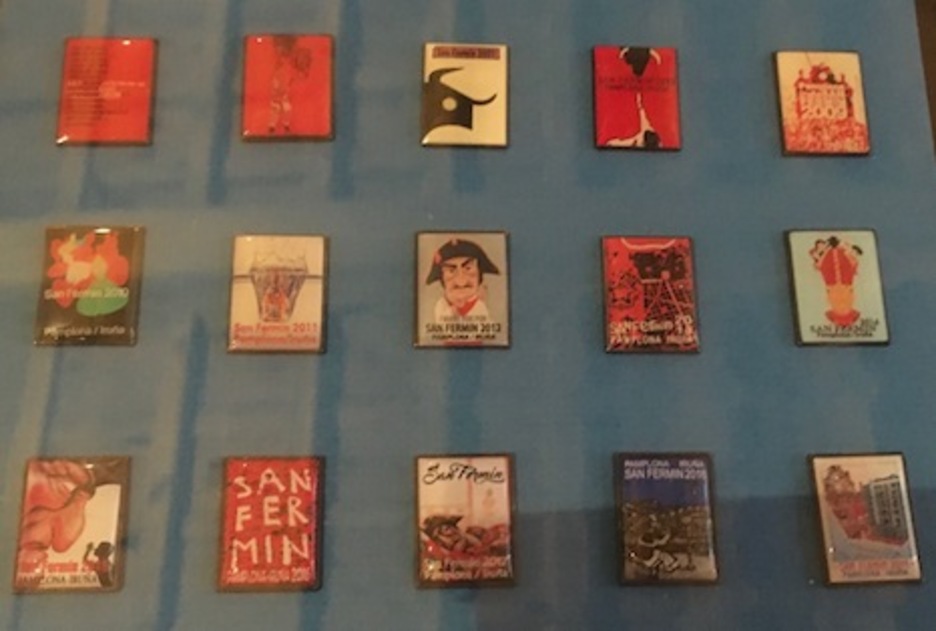 Pines de carteles de los sanfermines.
