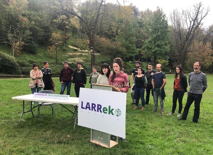 Larreko Mahaia klima larrialdiaren aurkako plataformaren aurkezpena. (Jon URBE/FOKU)