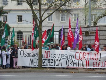 Osakidetzako negoziazio kolektiboaren aldeko elkarretaratzea.(ELA)