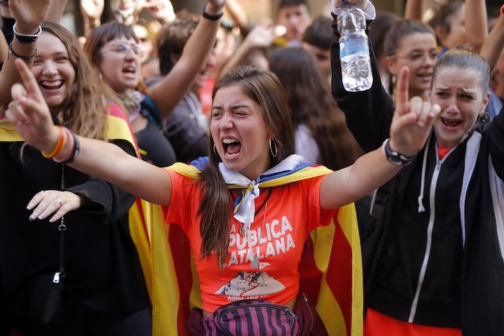 Universitarias, en una de las movilizaciones de Barcelona. (Pau BARRENA | AFP)