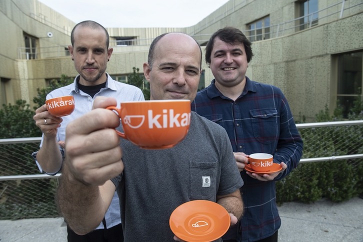 Gaizka Izagirre, Galder Izagirre eta Oraitz Garcia, kikarak eskuetan (Jon URBE/FOKU)