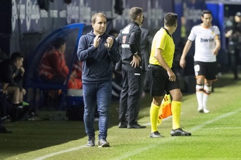 Jagoba Arrasate, durante el partido contra el Valencia (Iñigo URIZ / FOKU)