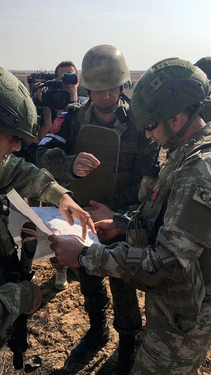 El Ejército turco ha publicado las primeras imágenes junto a soldados rusos. (AFP)